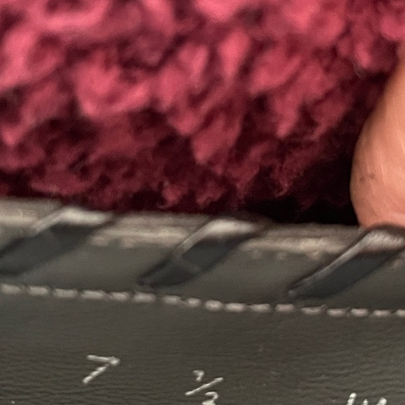 Womens Stuart Weitzman Barclo Black Suede Kitten Heel Shoe Size 7.5 US. - Picture 2 of 4